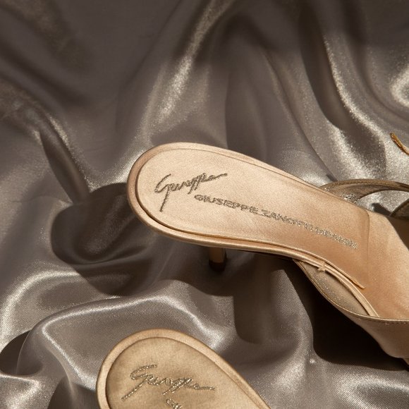 Extremely Rare Giuseppe Zanotti Pastel Pink Floral Sandal - Picture 7 of 7